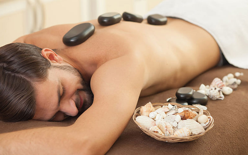 ماساژ-سنگ-داغ-لئو